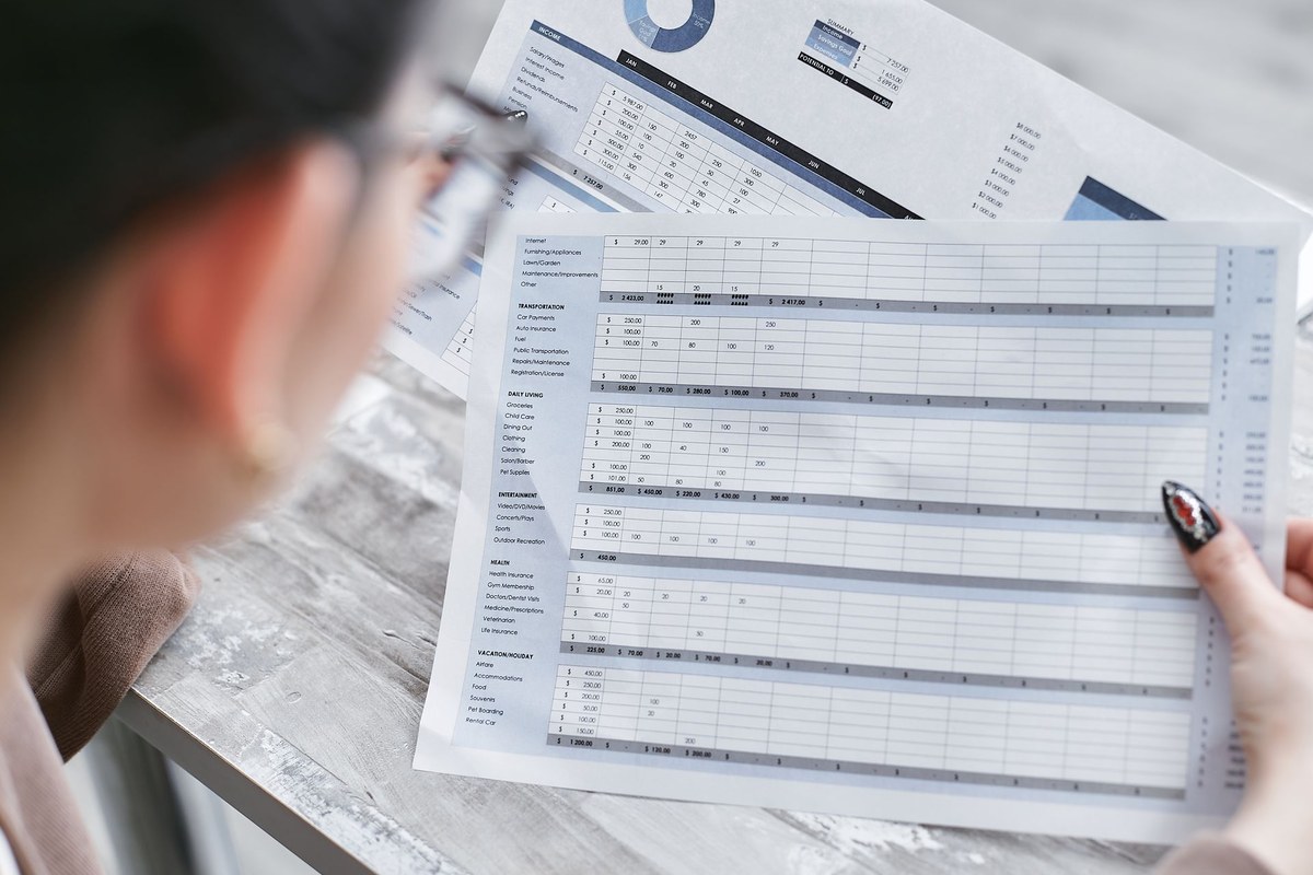 Evidence ownership workflow for share financial model with investors securely