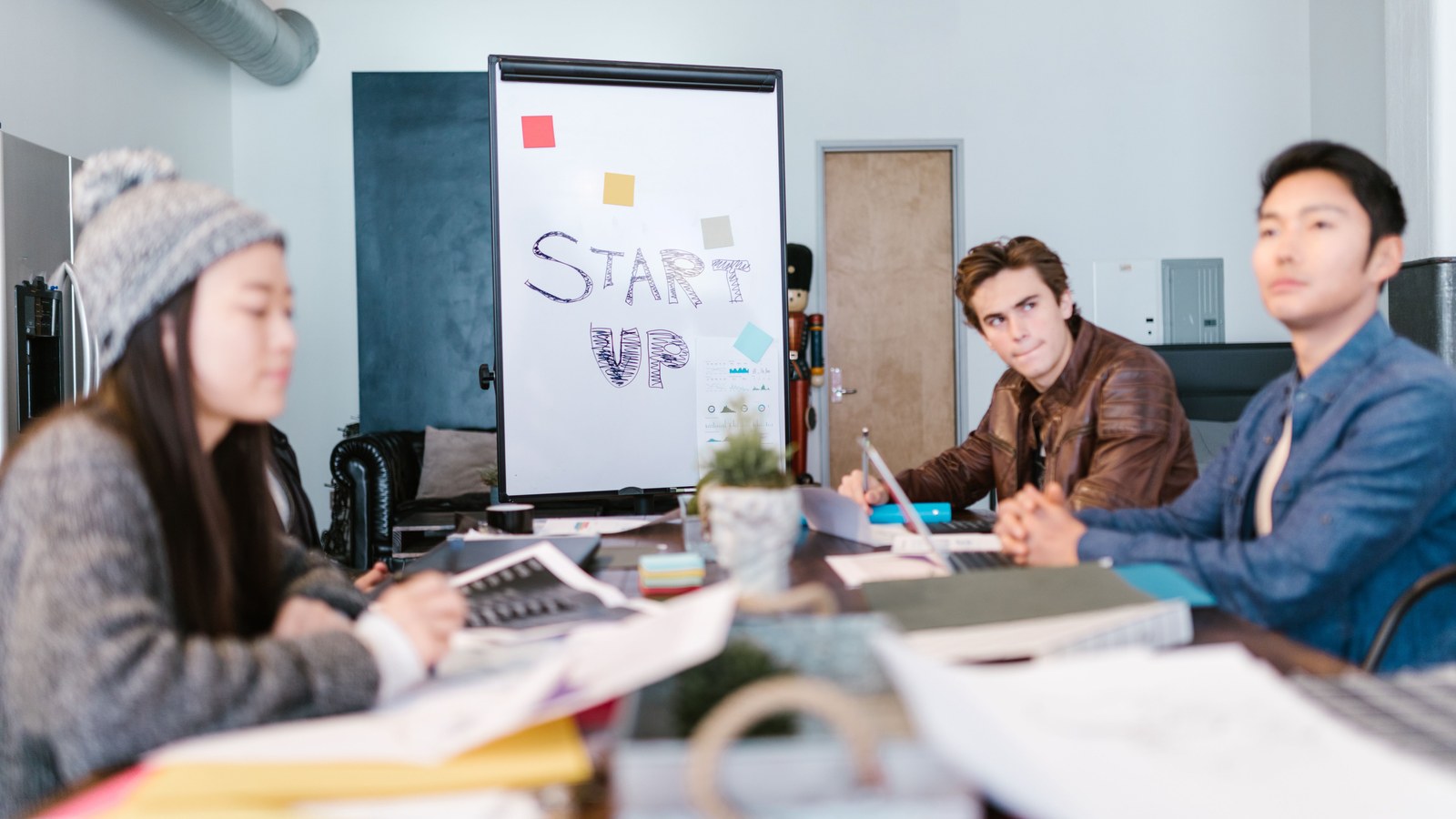 Context for When Should a Startup Share Its Data Room With Investors?
